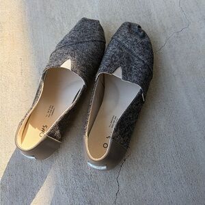 TOMS Women's Charcoal Knit Classic Slip-Ons